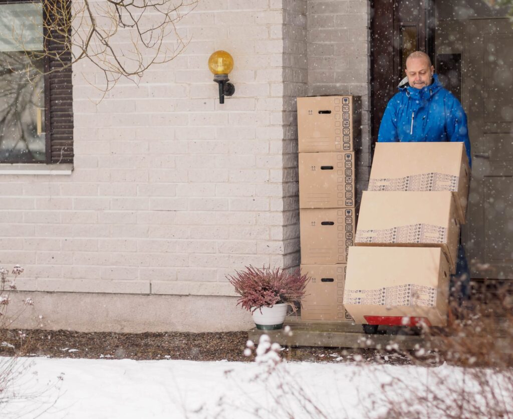 Noah’s Relocation Services long distance movers loading a truck for an interstate move from Virginia