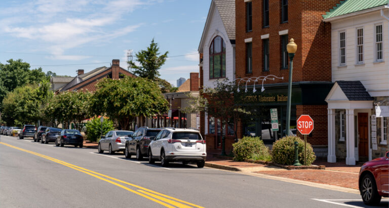 residential movers in Vienna VA serving local neighborhoods